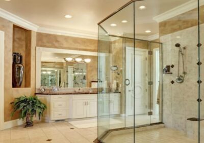 Enclosures for Custom Showers: A Chic Way to Update Your Bathroom